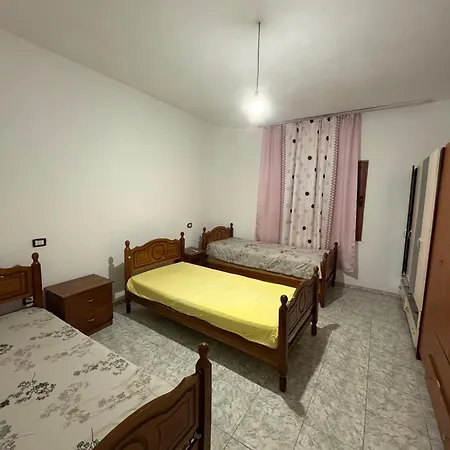 3 * Durrës